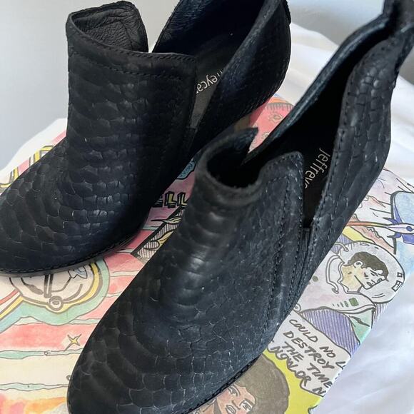 NWOB JEFFREY CAMPBELL Boots 5.5 6 Rowlan Black Suede Python Booties Cowboy - Picture 3 of 6